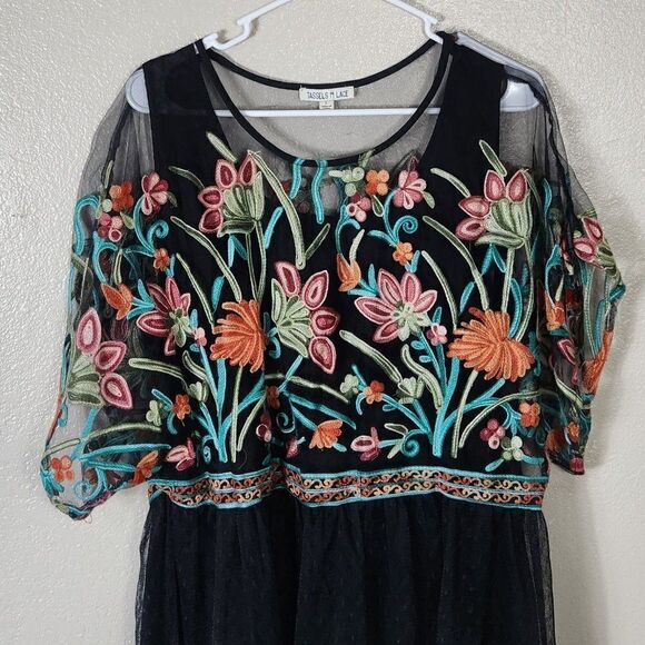 Tassels N Lace Dress Mesh Fully Lined Size L EUC - Picture 2 of 10